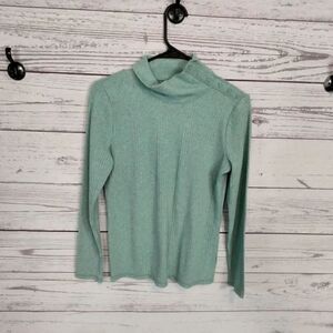 "No Brand" woman's like a turtle neck shirt